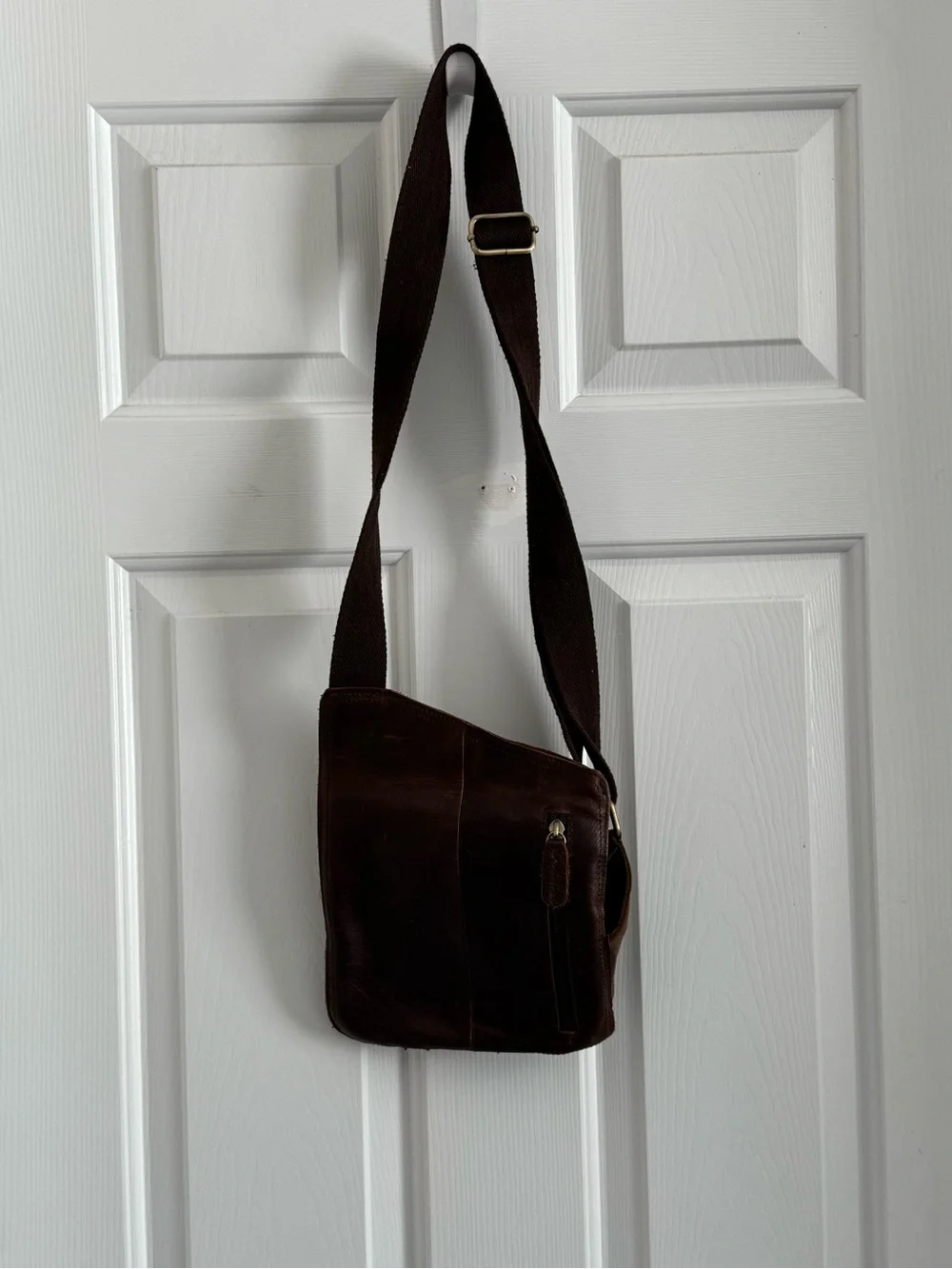 Men's Brown Leather Messenger Crossbody Bag - Picture 2 of 16